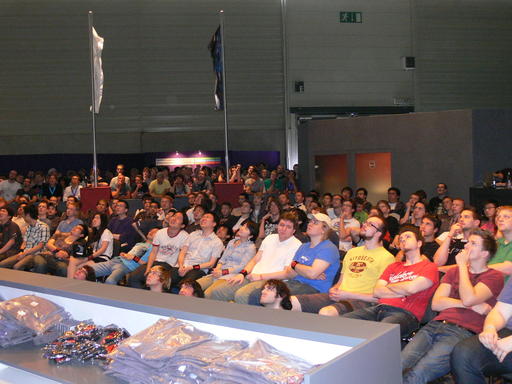 DOTA 2 - GamesCom 2011: Итоги турнира, награждение и фото отчет